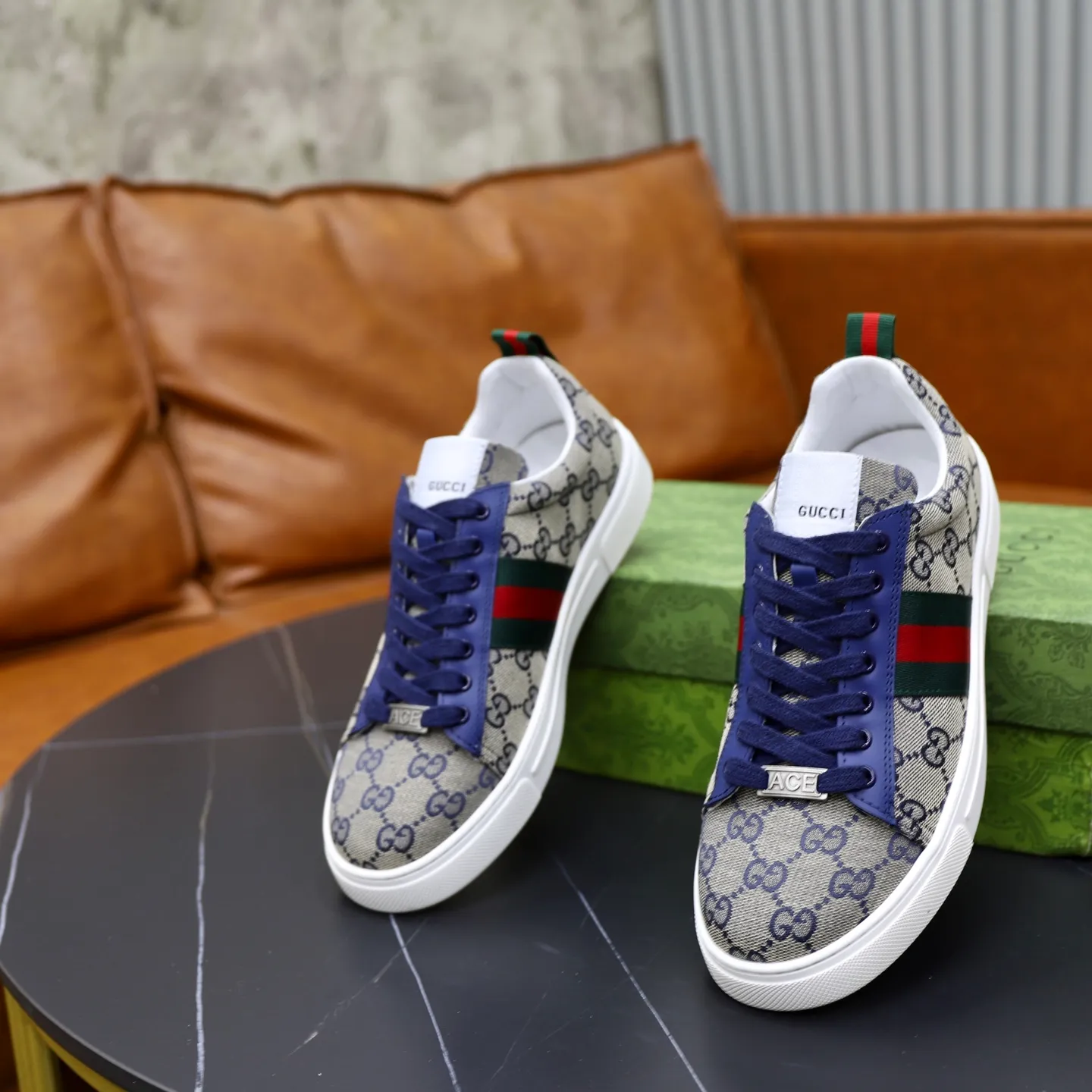 Ex-factory price: 440💰🙅‍♂️🙅‍♂️🙅‍♂️ Brand: GUCCI Standard code: 38-44 (45 customized) Grade: Same as the official website Material: Original material splicing Comfortable and breathable lining Lightweight and wear-resistant sports outsole Style category: Men's fashionable casual shoes Running sneakers Distinguished luxury brand elements Top luxury Color: actual picture color
